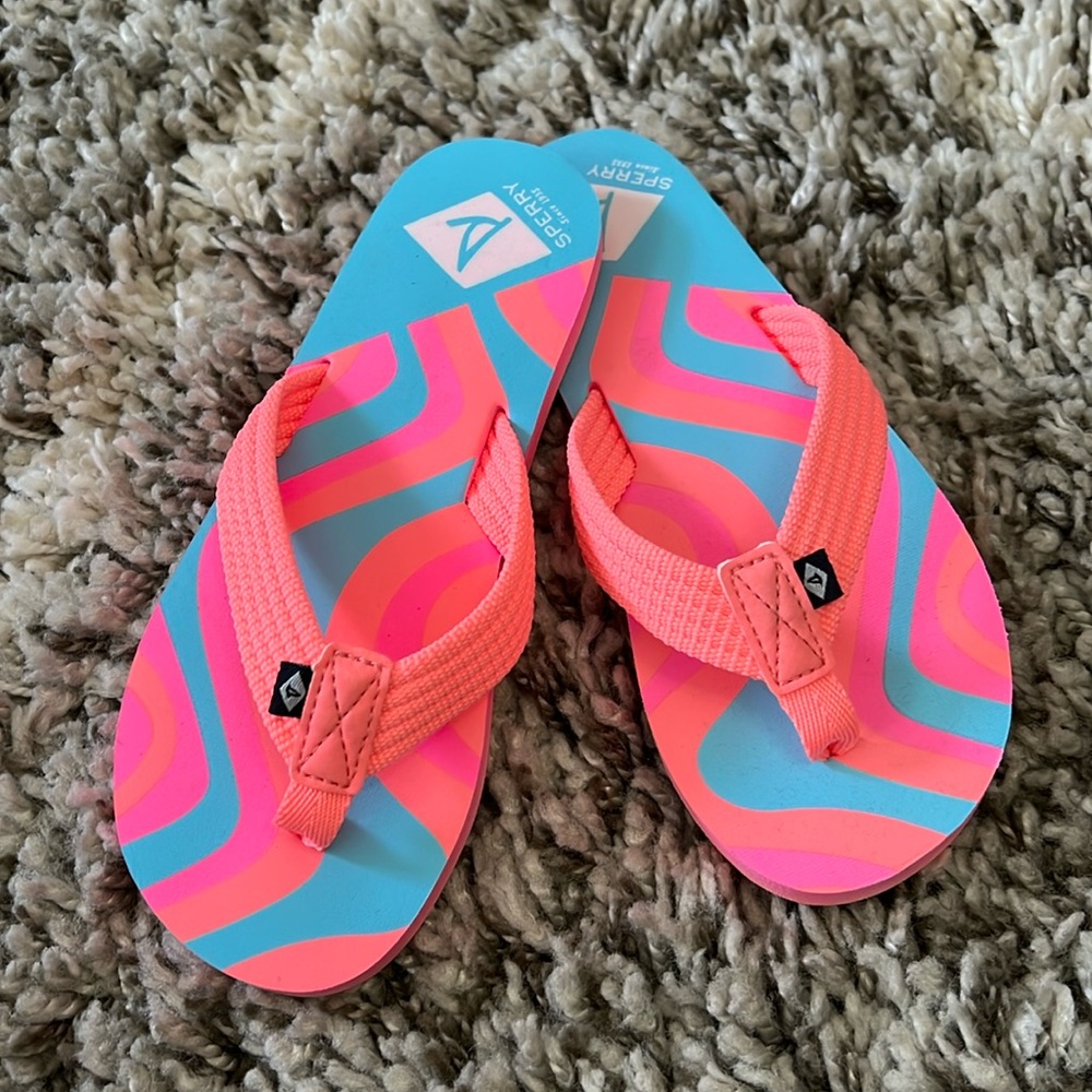New Sperry girls flip flops/slippers - Size 13M